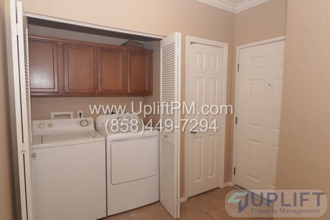 Photo - 3830 Elijah Ct Unidad 421