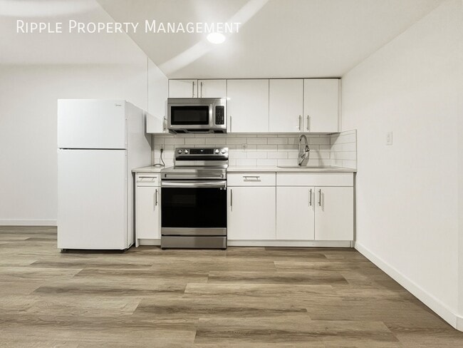 Photo - MODERN 1-BED BASEMENT SUITE | 700 SQ. FT. | PRIVATE ENTRY & IN-SUITE LAUNDRY