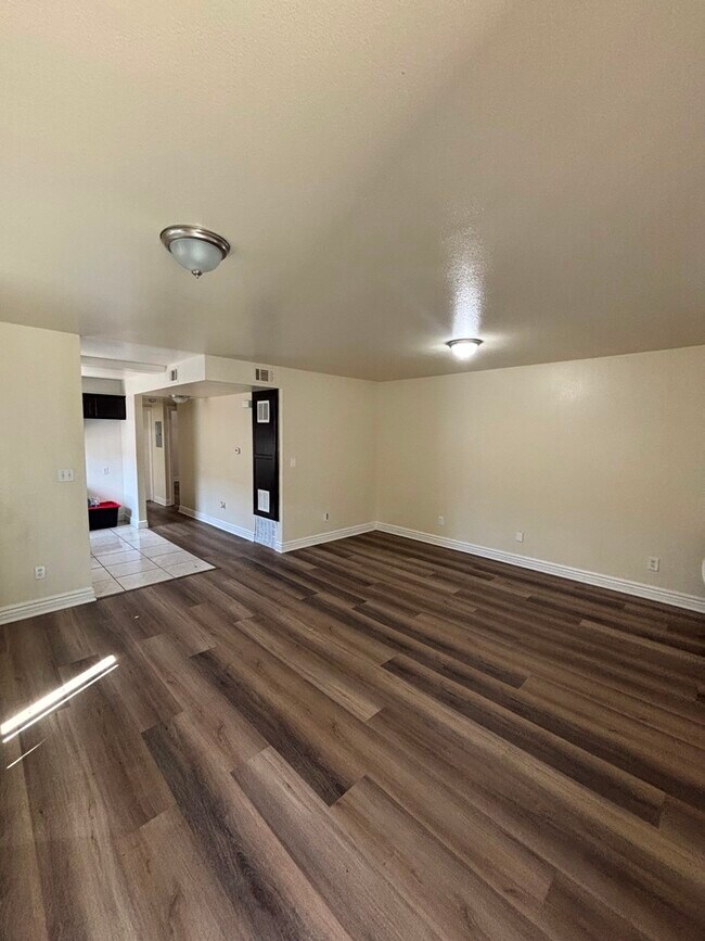Photo - 441 W 102nd St