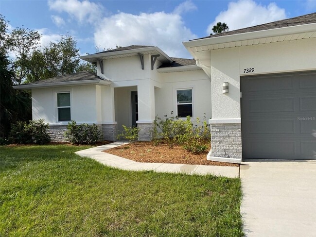 Photo - 7329 Helliwell St