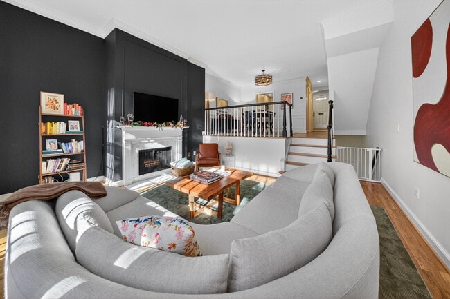 Photo - 4453 Westover Pl NW