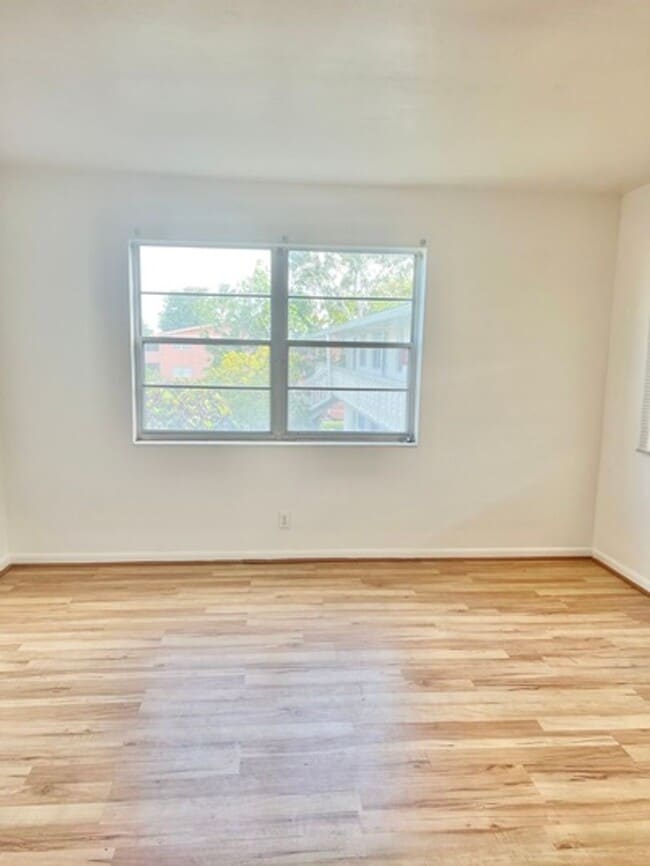 Photo - 89 Sheffield D