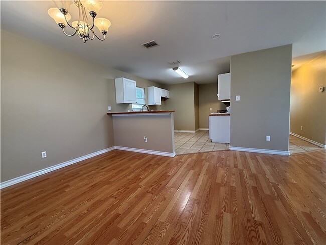 Photo - 512 Lakeside Dr