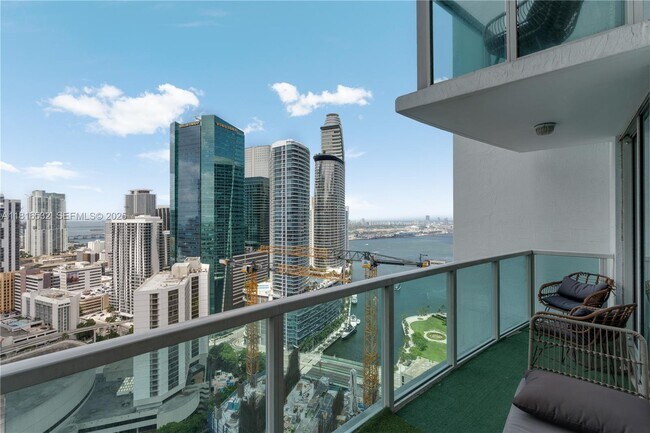 Photo - 41 SE 5th St Unidad 2107