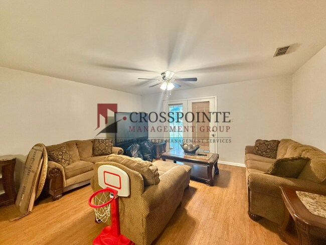 Photo - 2531-2533 Westminster Dr