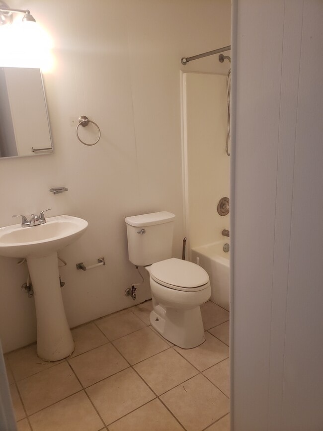 Photo - 5428 Sidbury Rd