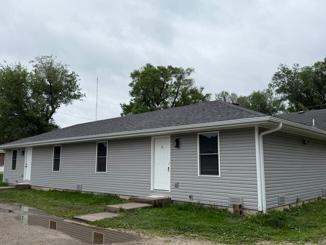 Building Photo - S0275-MF2 Unit B