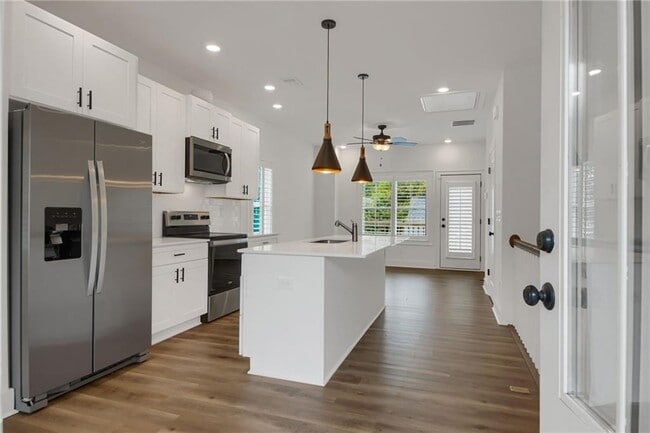 Photo - 2050 Bolton Rd NW