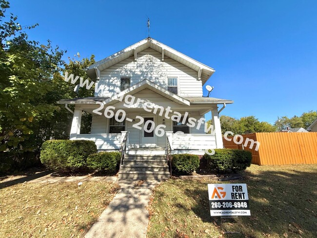 Building Photo - 3 Bedroom House