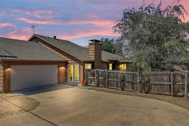 Building Photo - 9724 Summerwood Cir