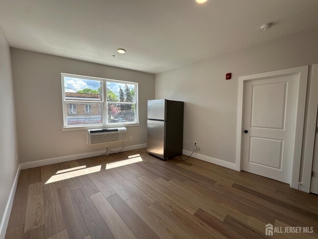 Photo - 213 French St Unidad 2