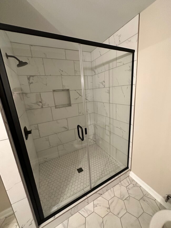 Building Photo - 406 Phillips Ave Unit 1