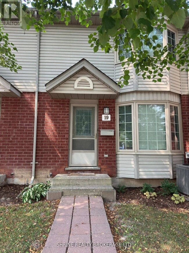 Photo - 70 Chapman Ct