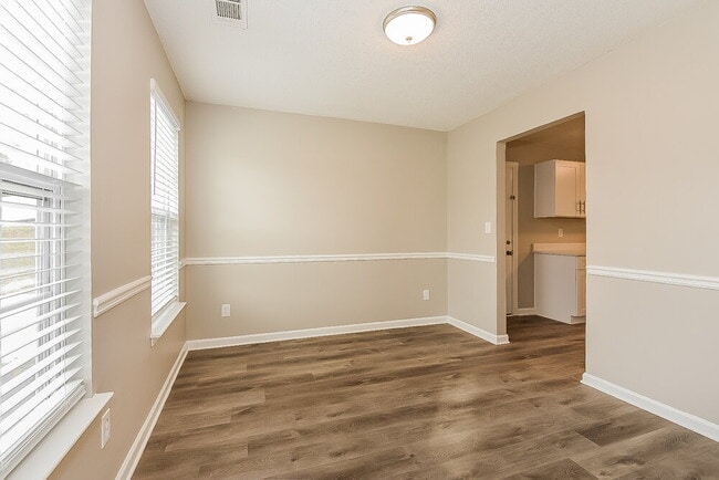 Photo - 206 Mystic Ct