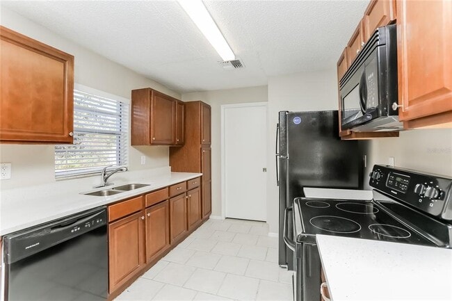 Photo - 1770 Oak St