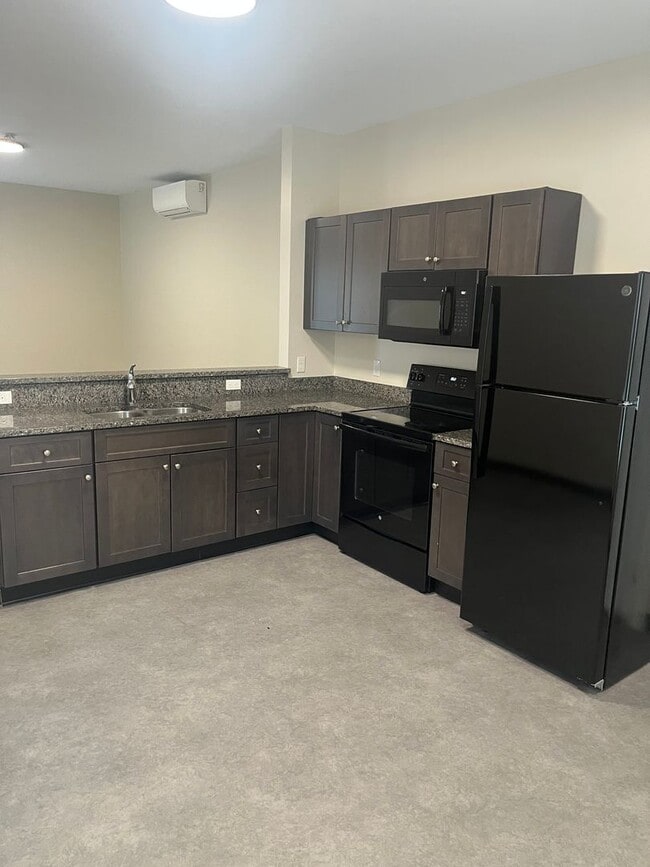 Building Photo - 7 Park Terrace Unit 7 Park Terrace Apt. #3