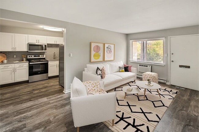 The Summit at Ridgewood Apartment and Townhomes