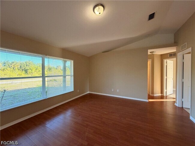 Photo - 1040 Grant Blvd