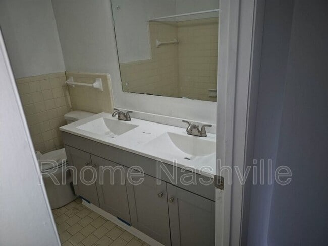 Photo - 5161/5163 Hilson