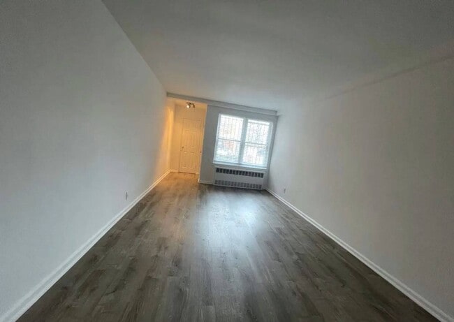 Photo - 25-52-52 73rd St Unidad 1