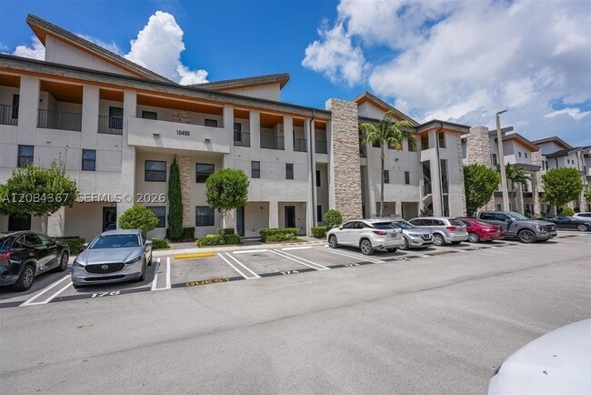 Building Photo - 10455 NW 82nd St Unit 10