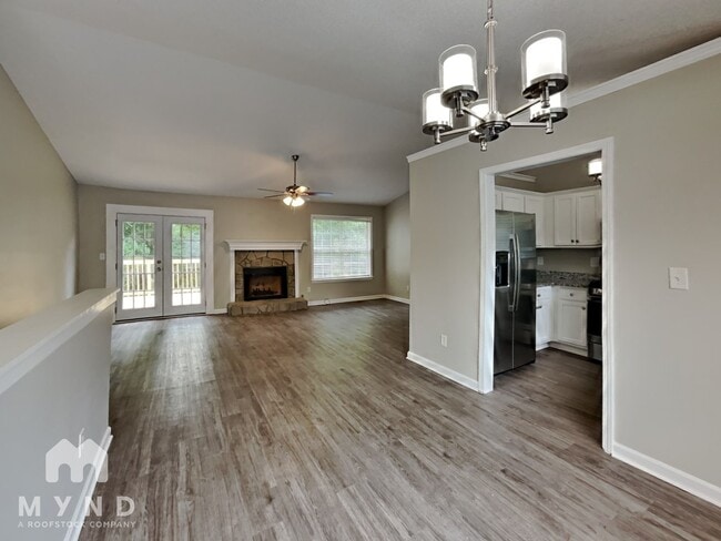 Photo - 425 Willow Ln