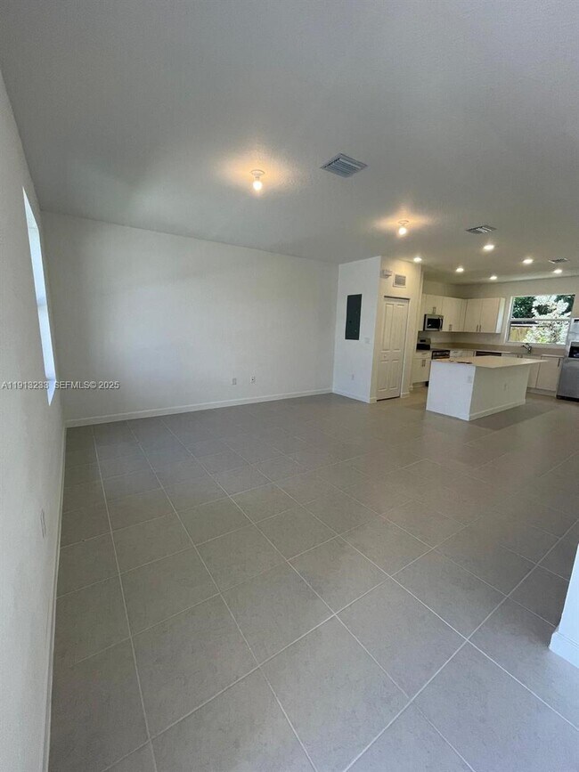 Photo - 1066 SE 2nd St