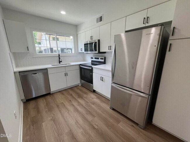 Photo - Five Point's hidden 2 Bed 1.5 Bath gem