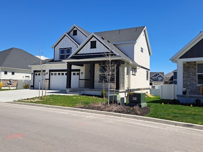 Photo - Trails and more at this Harvest Park Home in Mapleton!!
