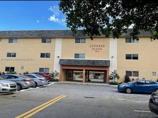 Photo - 7910 Taft St Unidad 107