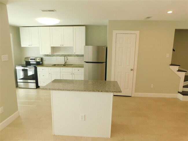 Photo - 3332 Blodgett St Apartment