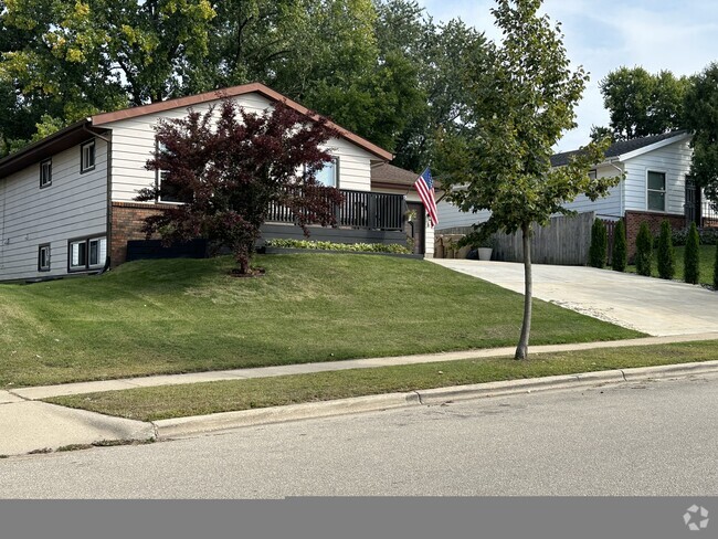 Building Photo - 827 Brandie Rd Rental