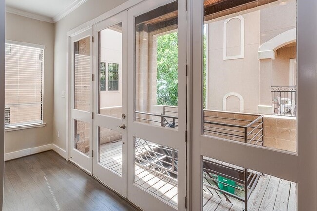 Photo - 650 Birdsall St