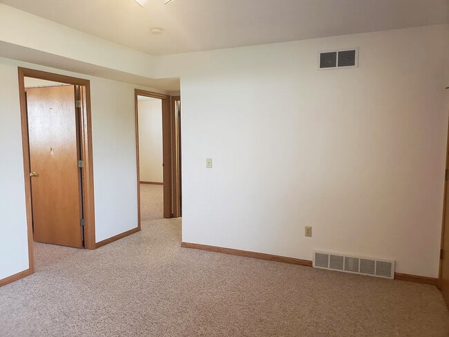 Photo - 1233 Winston Dr