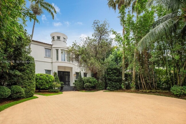 Building Photo - 315 E San Marino Dr