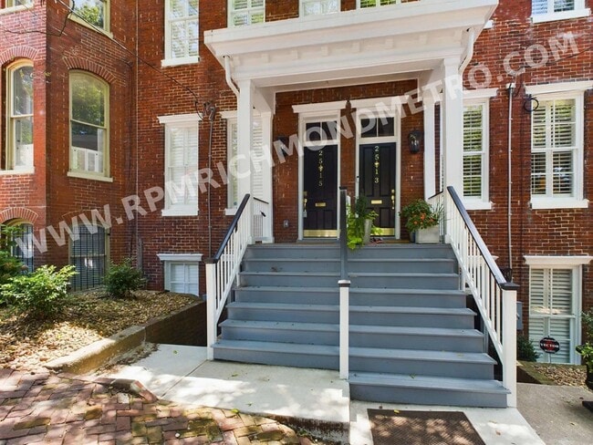 Building Photo - 2515 E Franklin St