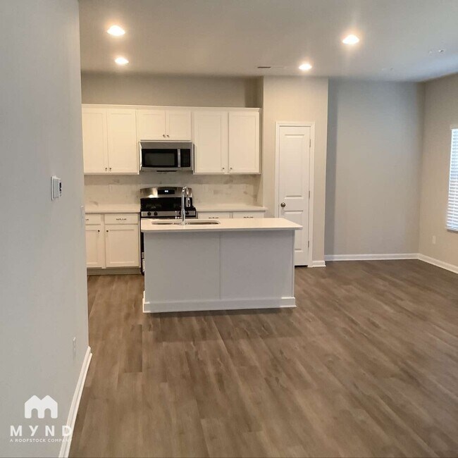 Photo - 222 Omega Ct