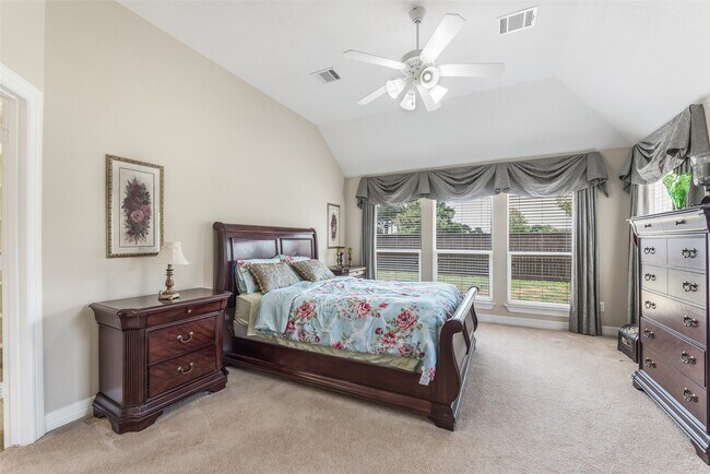 Building Photo - 30062 N Fulshear Dr