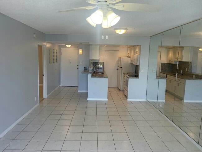 Photo - 720 Orton Ave Unidad 607