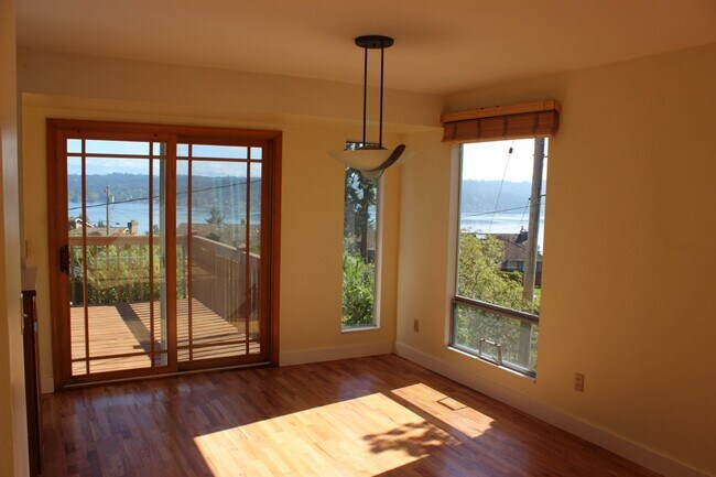 Photo - 16654 SE 26th Pl