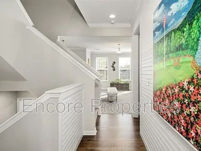 Photo - 551 Grand Central Sta