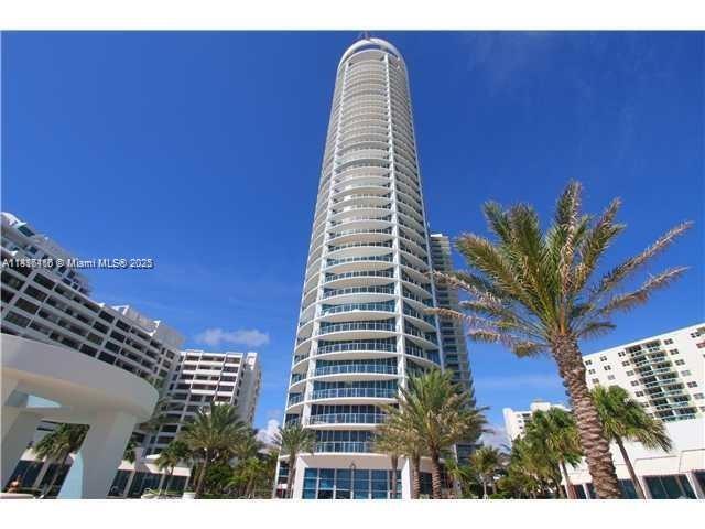 Building Photo - 3101 S Ocean Dr Unit 1404 Rental