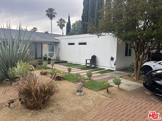 Building Photo - 7040 Semrad Rd