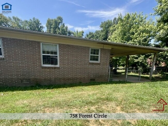758 Forest Cir