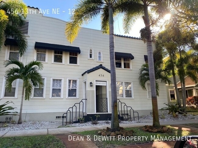 Building Photo - 1 Bed/1 Bath - Unit 5