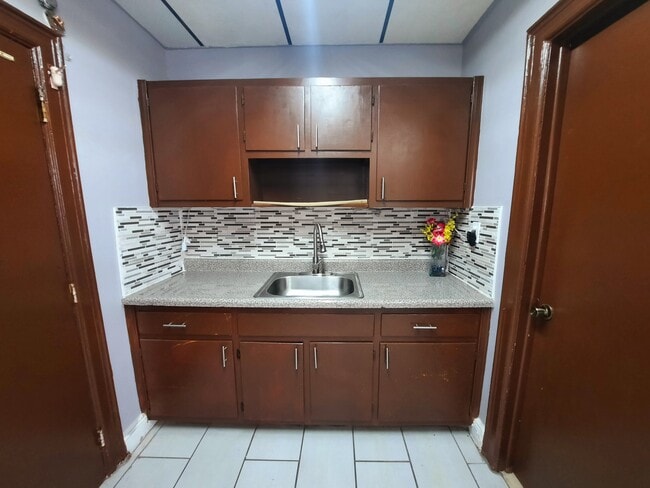 Kitchen - 149 W 10th St Unit 3
