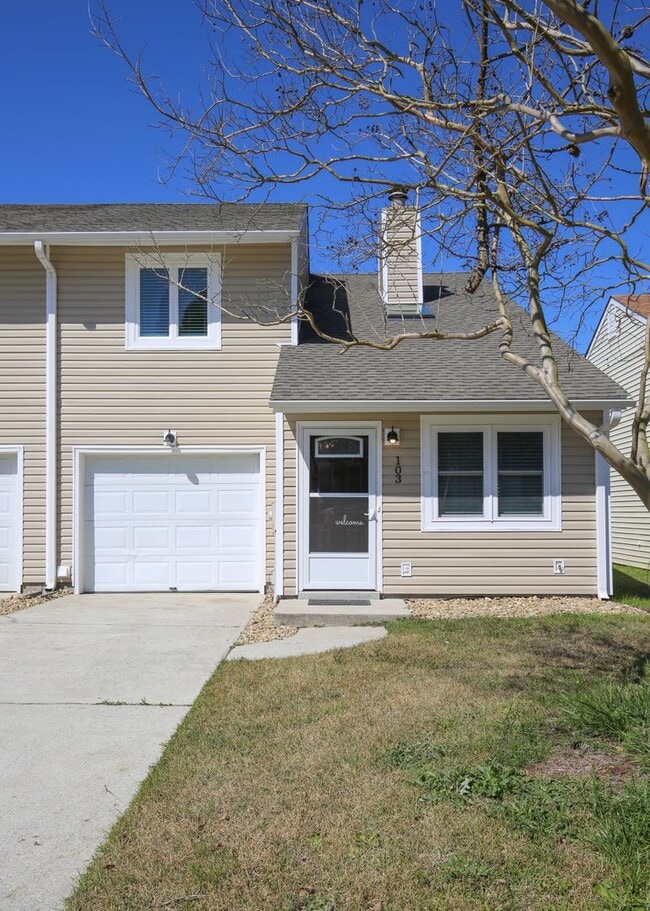 Photo - Updated Townhome w/GARAGE in BRANCHWOOD!