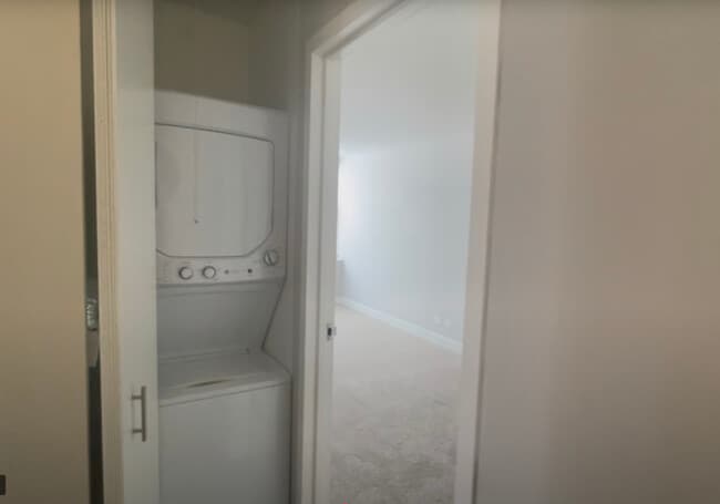 Photo - 51 W Huron St Unidad 2W