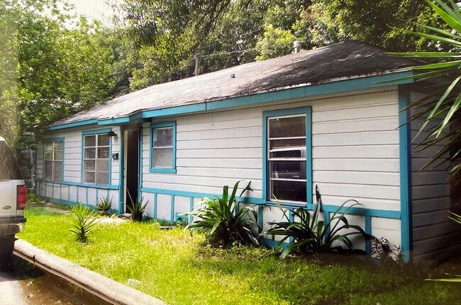 Building Photo - 1925 Ojeman Rd Unit #3 Rental