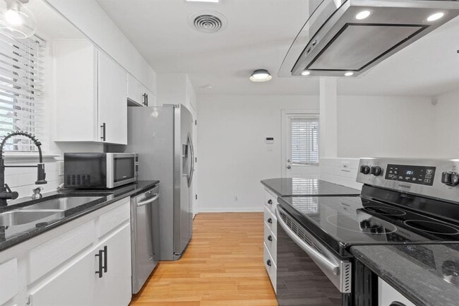 Photo - 2407 Southland Dr